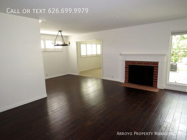 Building Photo - 1165 Leonard Ave