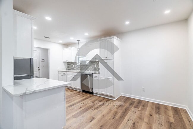 Building Photo - 202 Wild Ivy Cove