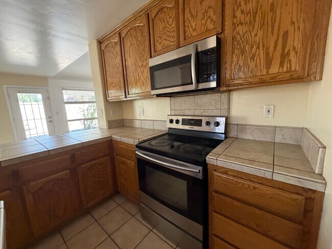 Building Photo - 5800 Potenza Ln
