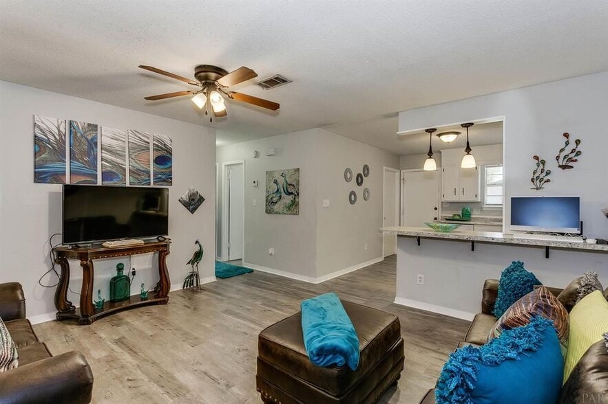 Building Photo - 4800 Tradewinds Dr