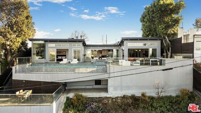 Building Photo - 7275 Mulholland Dr
