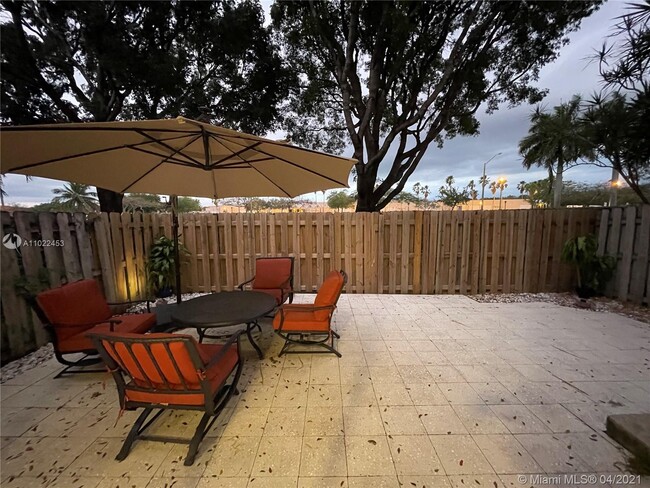 Building Photo - 876 NW 135th Terrace