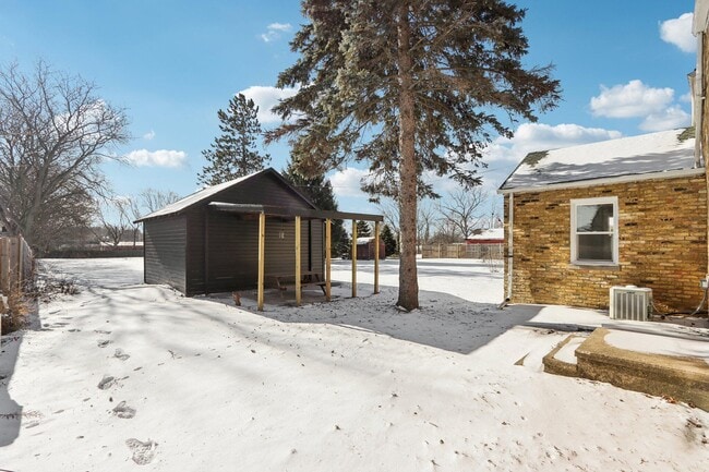 Building Photo - 5315 73rd St