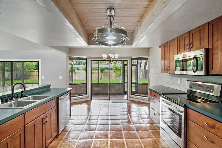 Building Photo - 490 Burnt Tree Ln