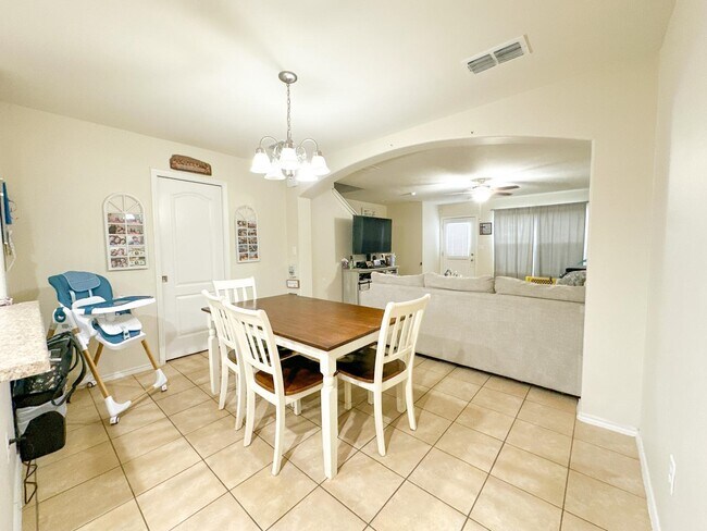 Building Photo - 5418 Montevista Dr