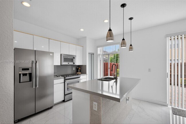 Building Photo - 11248 NW 56th St