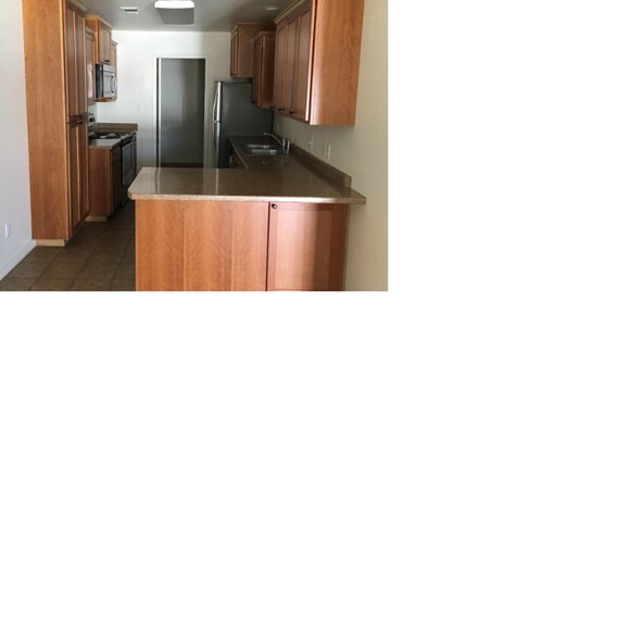 Building Photo - 503 N Knoxville Ave