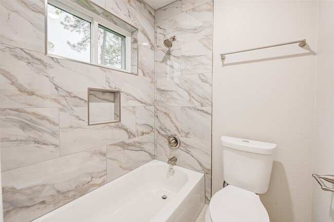 Building Photo - 1823 Grand Park Dr