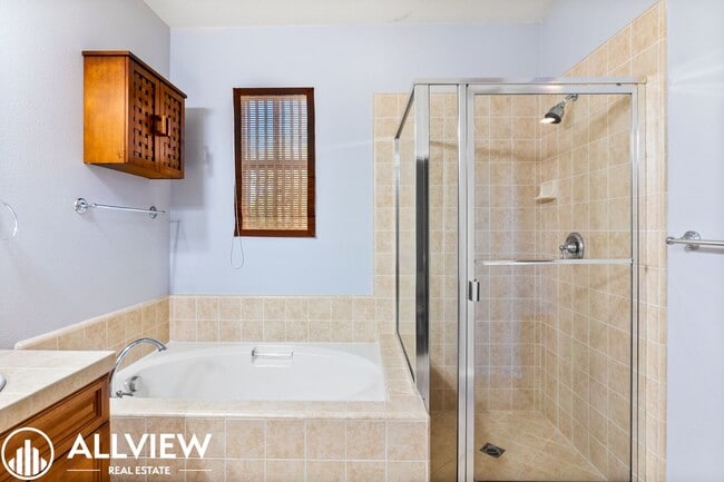 Building Photo - Stunning 3 Bedroom, 2.5 Bath in Sought-After Woodbury Community