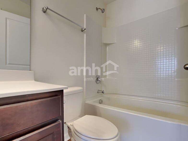 Building Photo - 123 Orion Way