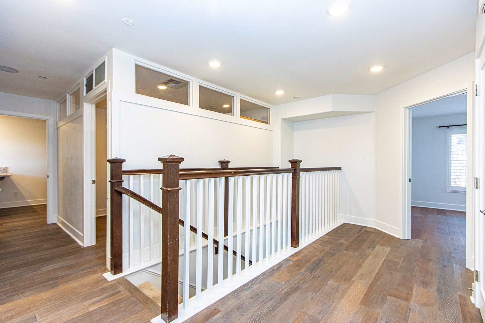 Building Photo - 2400 Torrey Pines Rd