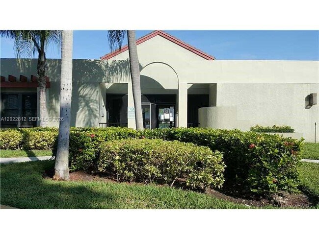 Building Photo - 212 Lake Pointe Dr