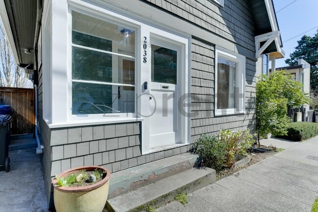 Building Photo - 2038 8th Ave N