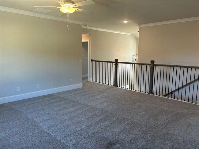 Building Photo - 4265 Oak Dr