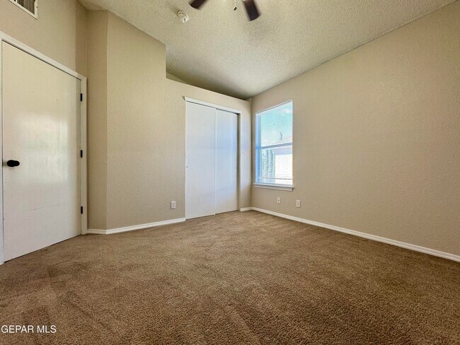 Building Photo - 12270 Tierra Bella Dr