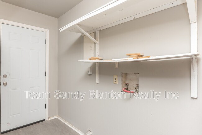 Building Photo - 5405 E Shore Dr