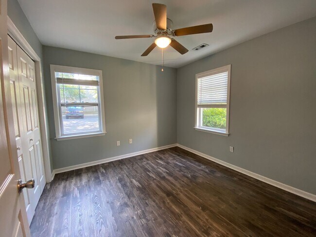 Building Photo - 5132 Greenville Loop Rd