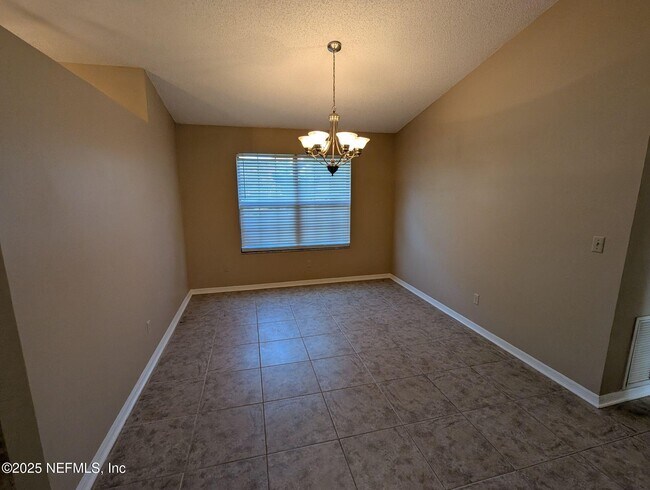 Building Photo - 741 Medina Ave