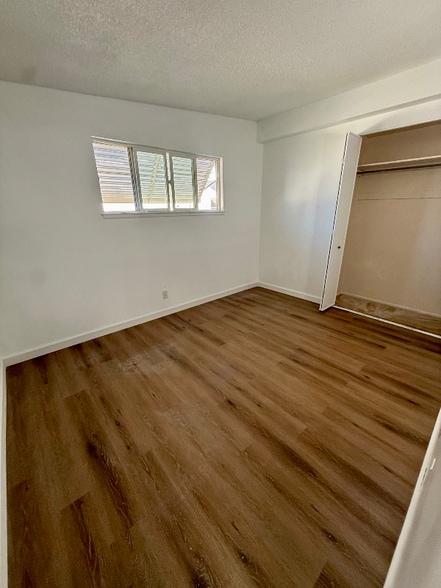 Building Photo - 1120 Ave H-6