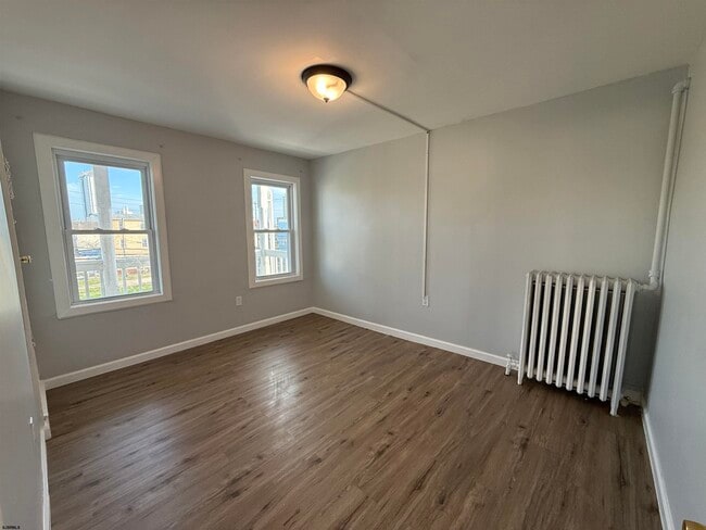 Building Photo - 821 Baltic Ave