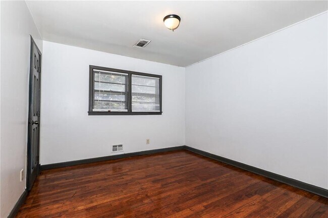 Building Photo - 1678 Bagpipe Pl