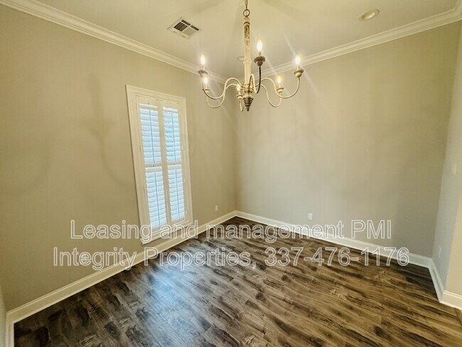 Building Photo - 113 Oak Village Dr
