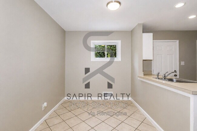 Building Photo - 3539 Tulip Dr