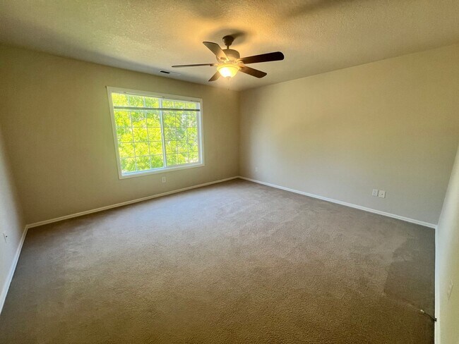 Building Photo - 863 SE Bayshore Cir