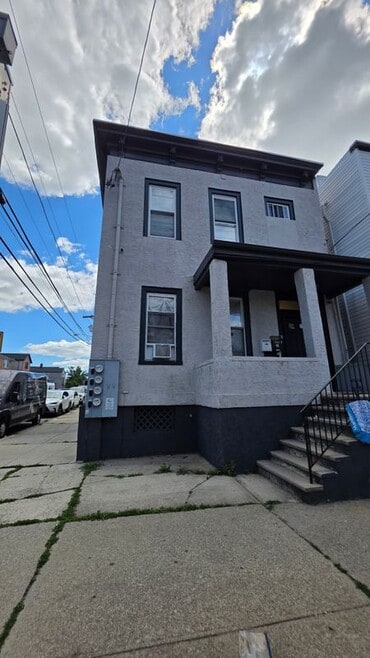 Building Photo - 1201 67th St