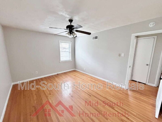 Building Photo - 3831 Hermitage Dr