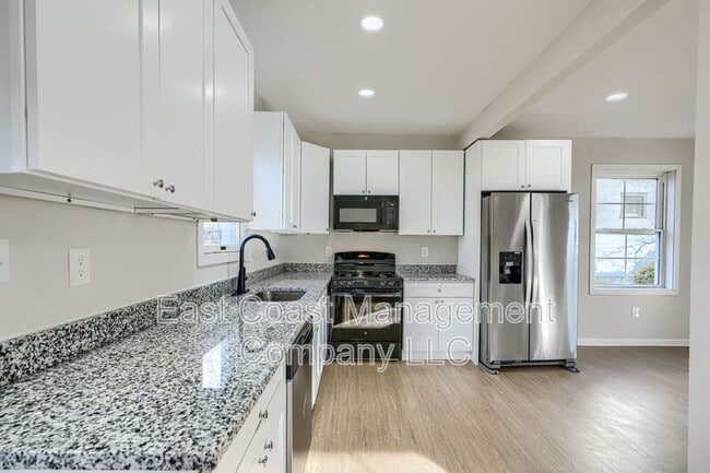 Building Photo - 4612 Schley Ave