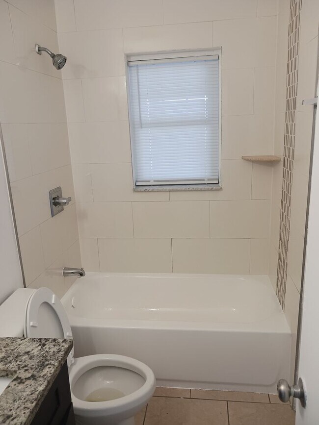 Building Photo - 3 Bed Home for Rent!
