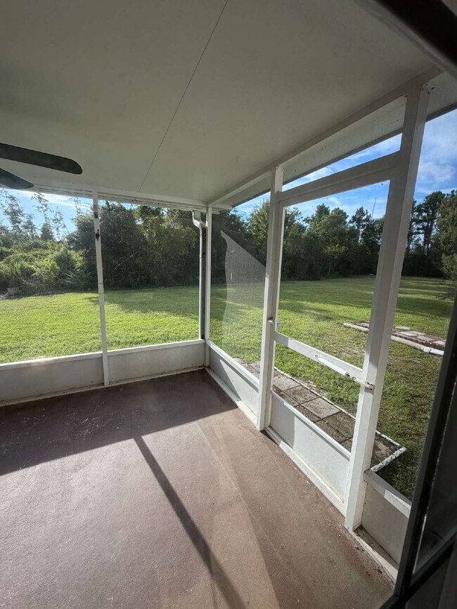 Building Photo - Welcome to The Hammocks! Newly Updated 3 bedroom 2.5 bath home.