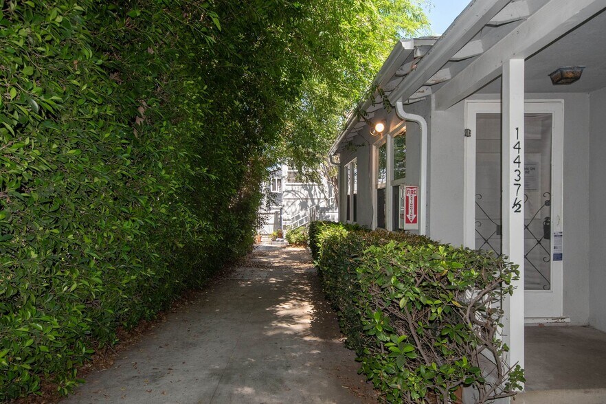 Building Photo - 14437 Dickens St