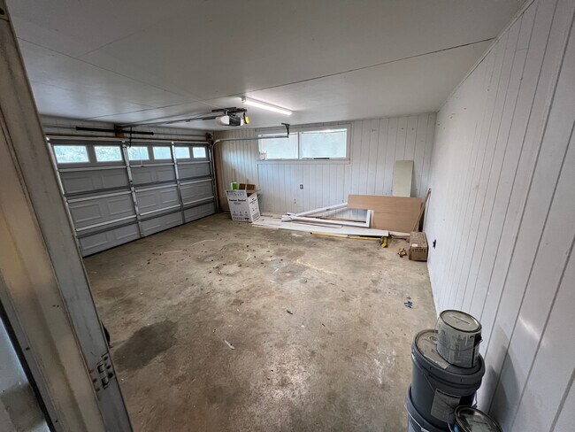 Building Photo - 2038 Conway Dr