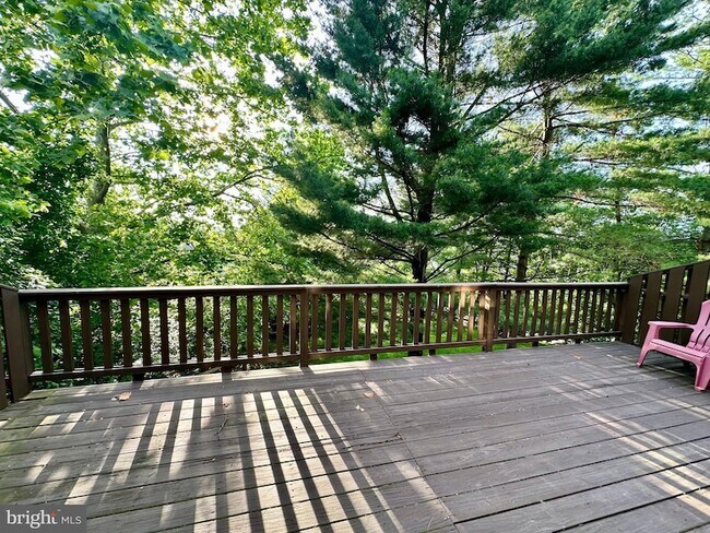 Building Photo - 155 Weybridge Dr