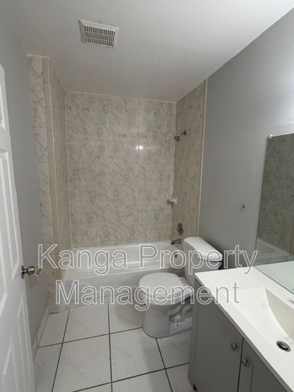 Building Photo - 11449 NW 35th St