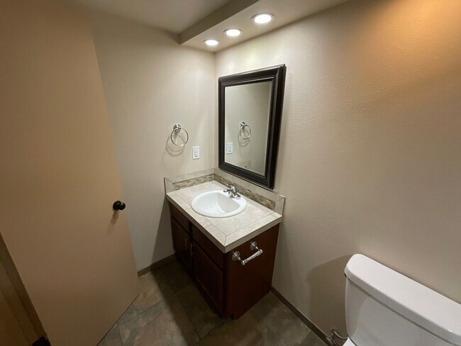 Building Photo - 5 Bedroom Home, 4.61 Acres, Available Near W Woodmen Rd & Westwood Rd!