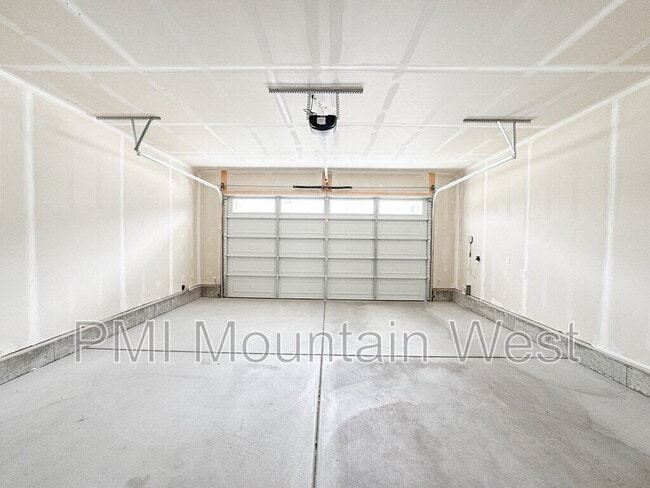 Building Photo - 3855 S 3025 W