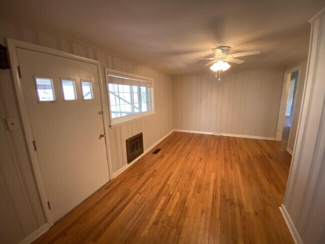 Building Photo - 9179 Segers Rd