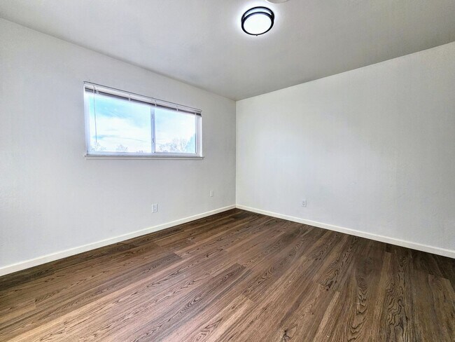 Building Photo - 4442 Yukon Dr