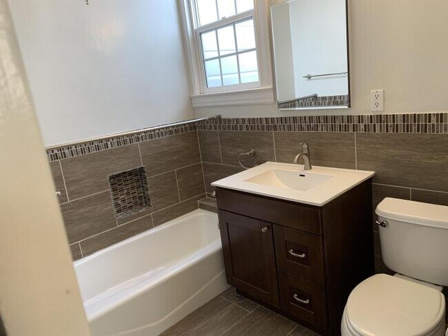 Building Photo - 3 bedroom in San Francisco CA 94116