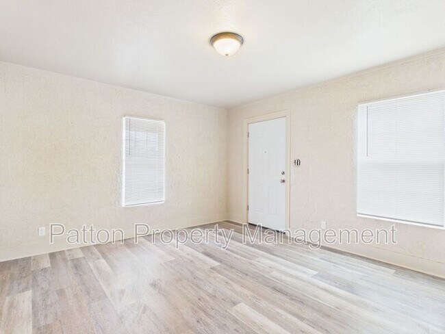 Building Photo - 1111 SW 13th Ave