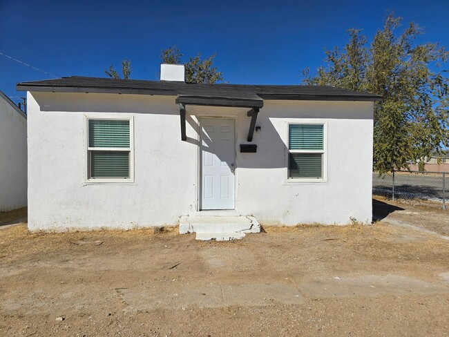 Primary Photo - Stunning 1-Bedroom Remodel in Mojave, CA!