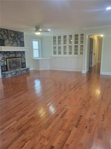 Building Photo - 3370 Westbrook Rd