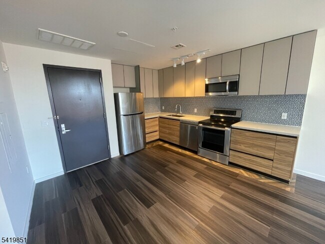 Building Photo - 315 S Harrison St