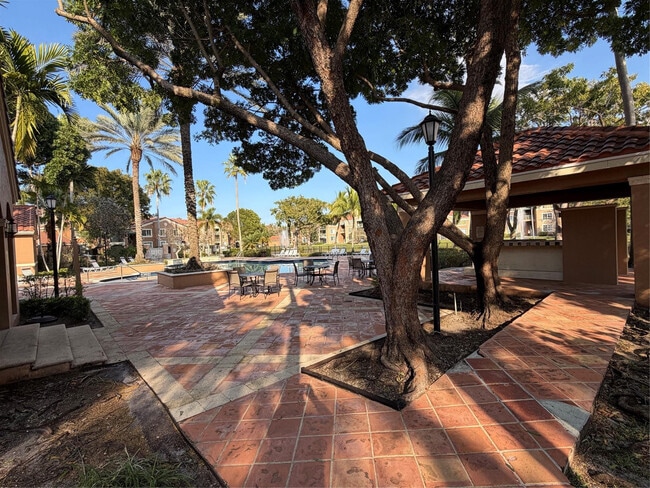 Building Photo - 4820 N State Rd 7