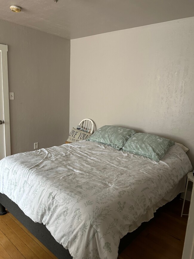 Bedroom - 935 S 700 E