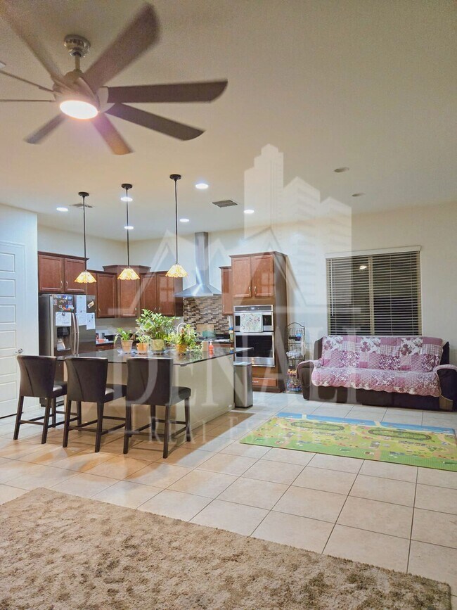 Building Photo - 273 E Lantana Dr