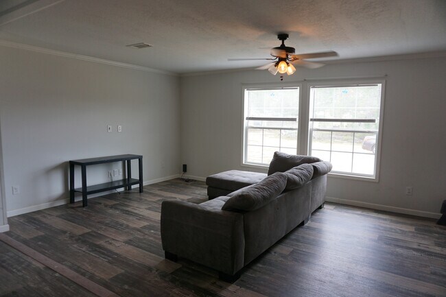 Building Photo - 4656 Eagle Way